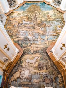 Il pavimento di maioliche visto dall'alto della chiesa di San Michele ad Anacapri
