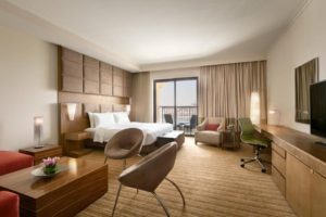 camera con salottino Traders Hotel Abu Dhabi