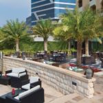 Giardino e bar all'aperto Hotel Abu Dhabi