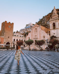 Piazza IX Aprile Taormina luoghi fotogenici ed Instagrammabili