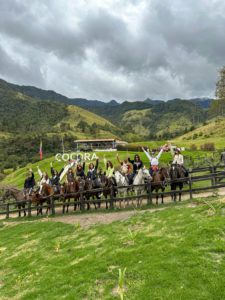 percorso a cavallo nella Valle dl Cocora